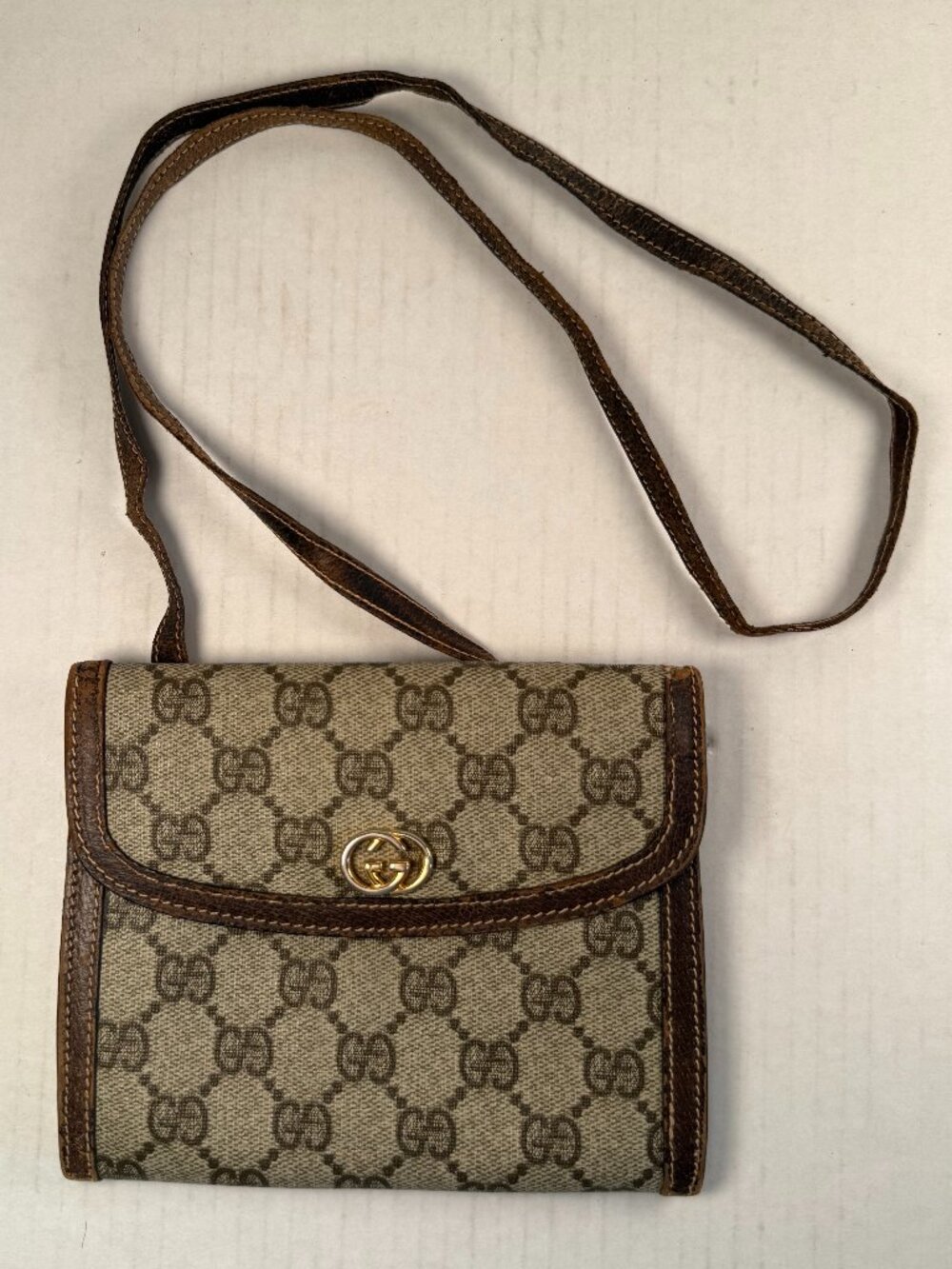 VINTAGE GUCCI GG SUPREME MINI CROSSBODY